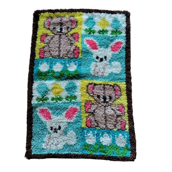 Latch Hook Bears Bunnies Floral Rug 23" x 34" Nursery Wall Hanging Vtg Completed - Picture 1 of 5